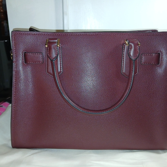 NWOT Michael Kors Oxblood Hamilton Satchel Crossbody Strap Gold Hardware - Picture 2 of 16